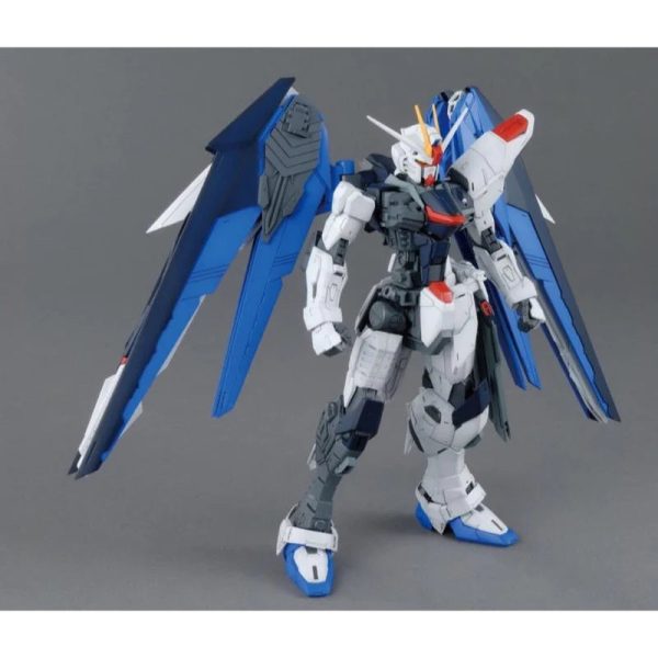 MG 1 100 FREEDOM GUNDAM Ver.2.0 Online